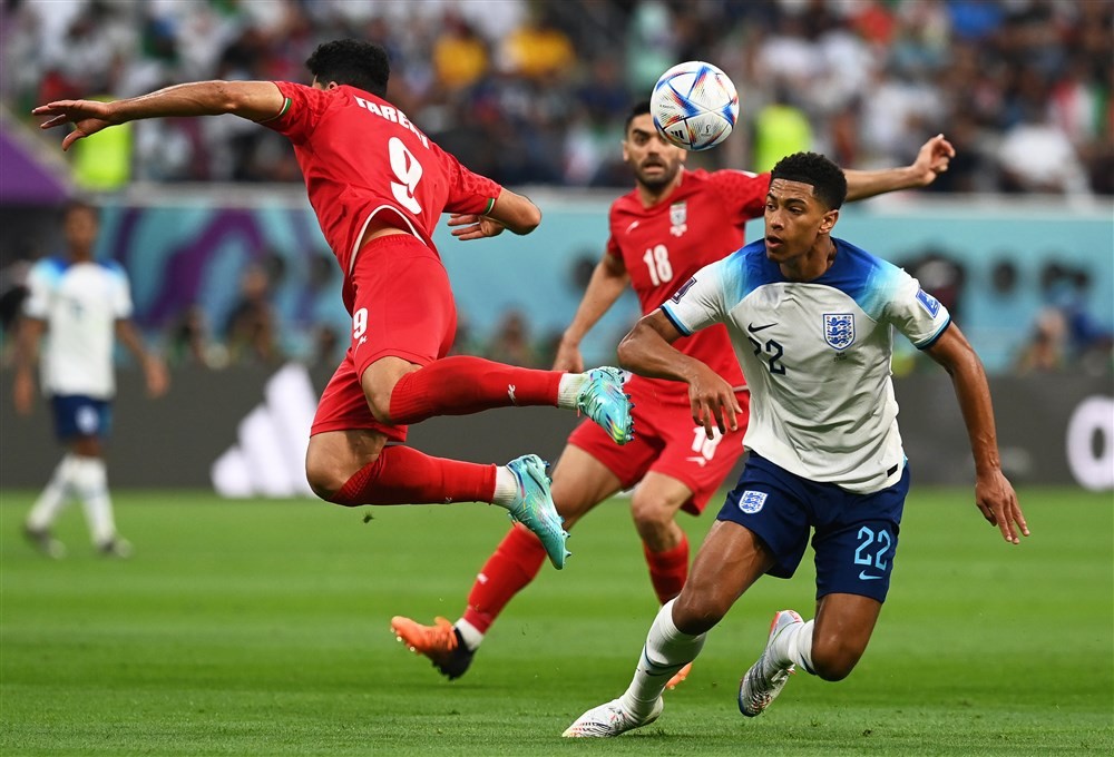 欧冠进球榜更新：莱万连续破门,